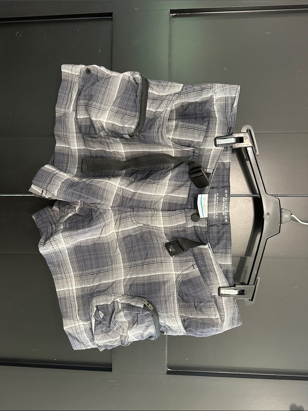 Columbia Omni shade with Omni Wick Plaid Utility Women’s Shorts - Gray Size M